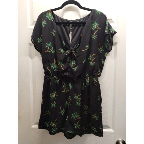 As U Wish Juniors Size XL Romper Black Palm Tree V-Neck Keyhole Back One-Piece - Picture 1 of 9